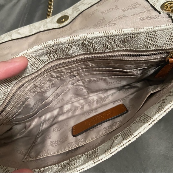 MICHAEL KORS cross body bag - Picture 7 of 9
